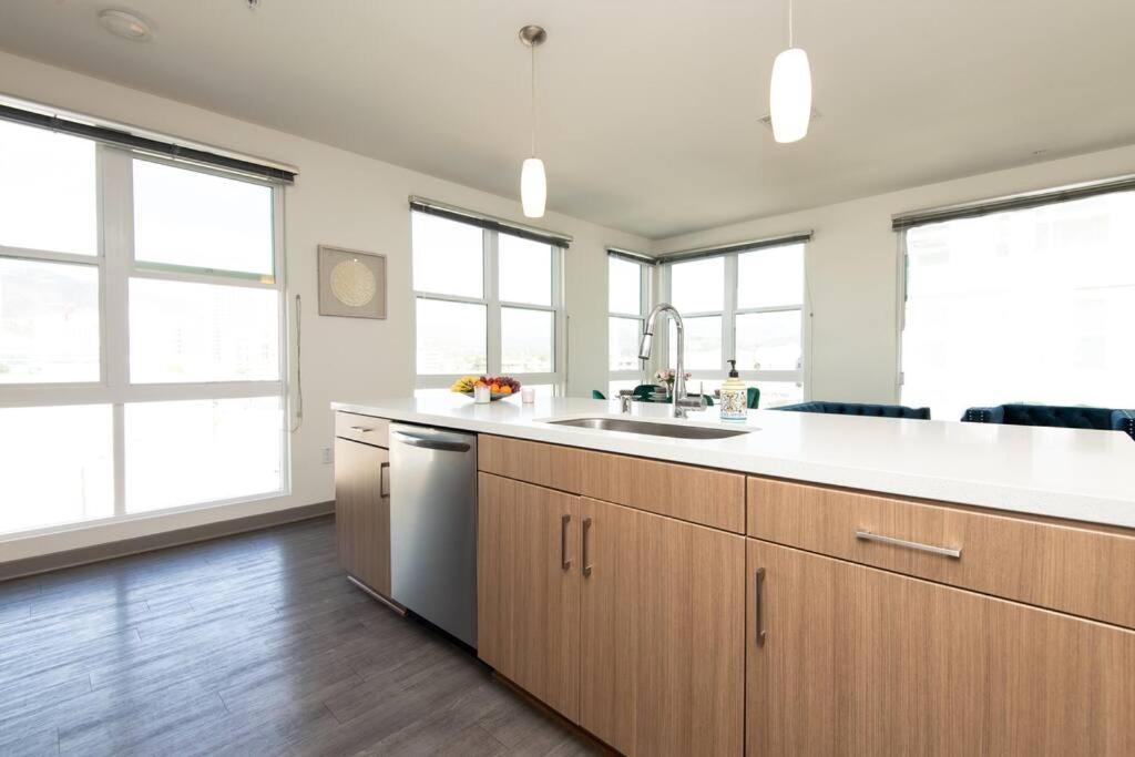 Centrally Located Apartments With Free Parking Glendale Eksteriør bilde