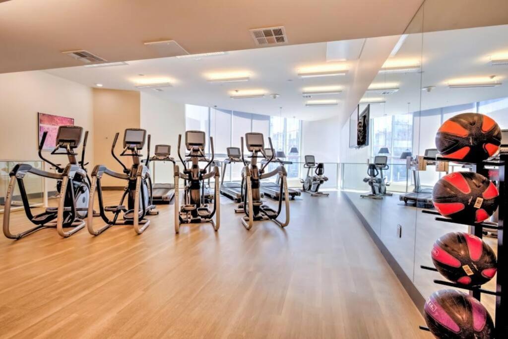 Centrally Located Apartments With Free Parking Glendale Eksteriør bilde